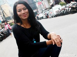 Menyingkap Rahasia Dee Lestari Sukses Jadi Penulis