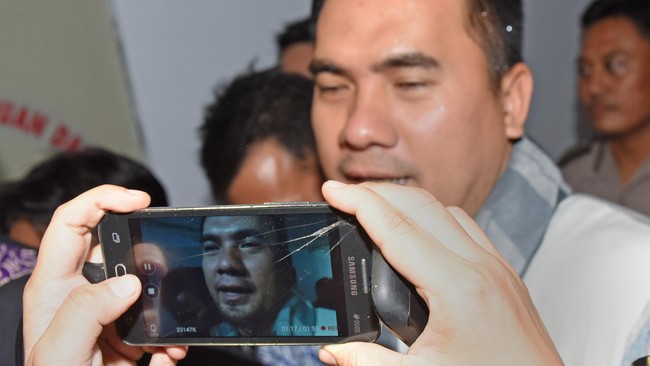 Penyidik butuh cukup bukti yang kuat untuk membuktikan dugaan pencabulan yang dilakukan oleh artis dangdut Saipul Jamil terhadap AW (21) 2014 silam.