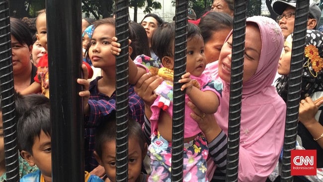 Menurut Gubernur DKI Jakarta Basuki Tjahaja Purnama demo yang dilakukan waga Kalijodo tak akan membuat dirinya melunak.