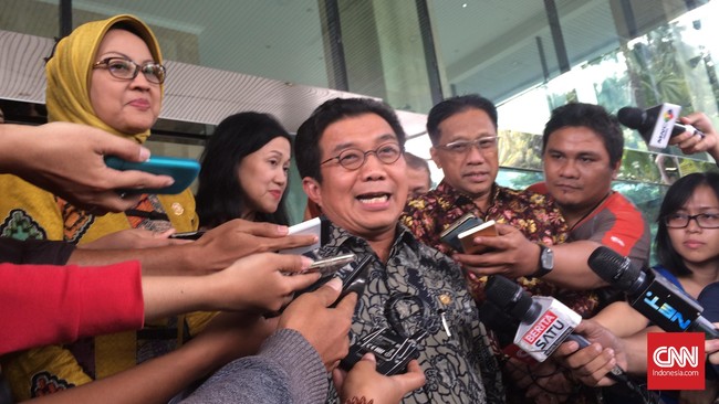 OJK menyatakan RUU Jaring Pengaman Sistem Keuangan (JPSK) berfokus pada penyelamatan industri keuangan (bail in) dari pihak internal perusahaan.