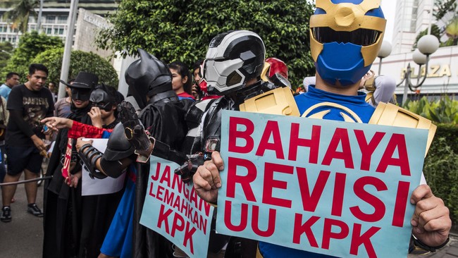 Pihak Istana kembali menegaskan bahwa revisi UU KPK merupakan inisiatif DPR, sehingga diperlukan pendapat pemerintah.