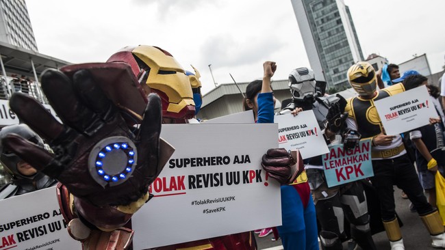 Setelah Gerindra dan PKS, giliran PAN yang meminta agar DPR mengeluarkan revisi UU KPK dari daftar Prolegnas tahun 2016.