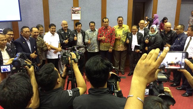 Agum Gumelar percaya kehadiran wakil Kemenpora di Komite Ad Hoc Reformasi sangat dibutuhkan untuk menyelesaikan masalah sepak bola nasional.