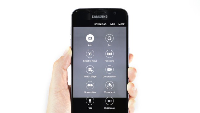 Fitur-fitur baru ditanamkan pada Samsung Galaxy S7 dan S7 Edge. Tapi dari sisi desain, tak terlalu banyak berubah dibandingkan pendahulunya.