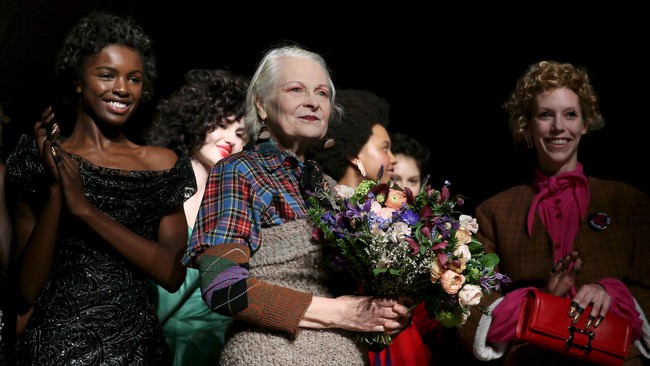 Koleksi Gaun Khas Vivienne Westwood di London Fashion Week