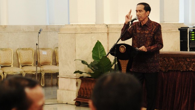 Presiden Joko Widodo mengancam akan mengungkap identitas daerah yang tidak efisien dalam membelanjakan anggarannya. 