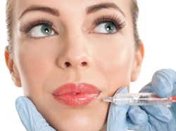 Mau Cantik Berakhir Miris, Wajah Wanita Ini Lumpuh setelah Suntik Filler