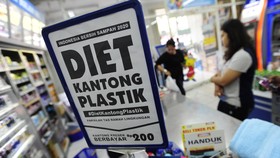 Larangan Kantong Plastik di Jakarta Disahkan Awal 2019