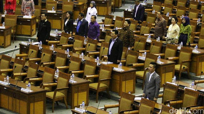 Terlepas dari niatan mengevaluasi absensi, Fadli pesimistis tingkat kehadiran anggota dewan dalam rapat paripurna bisa mencapai 100 persen.
