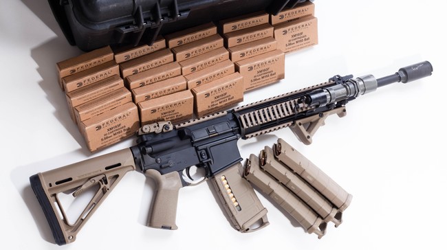 Pelaku penembakan di sekolah dasar Robb, Amerika Serikat diduga menggunakan AR-15. Penembakan itu menewaskan 19 anak-anak.