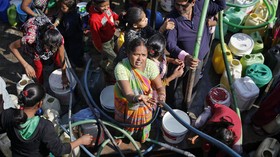 Warga Ibukota India Krisis Air Akibat Konflik Kasta