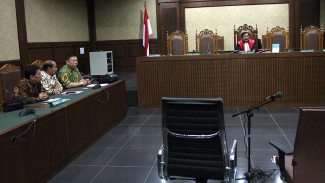 Ibarat anak kecil yang bertindak nakal maka orang tuanya yang harus bertanggung jawab, sebagaimana dalam pasal 1366 Kitab Undang-Undang Hukum Perdata.