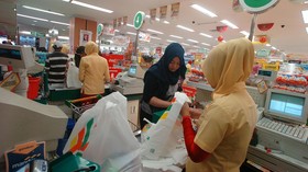 Diancam Denda, Pengusaha Minta Revisi Aturan Kantong Plastik