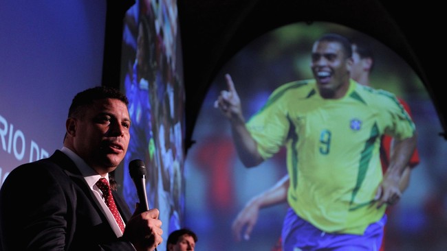Seandainya Inter Milan tak sigap mendapatkan Ronaldo, legenda tim nasional Brasil itu nyaris bermain untuk Glasgow Rangers.