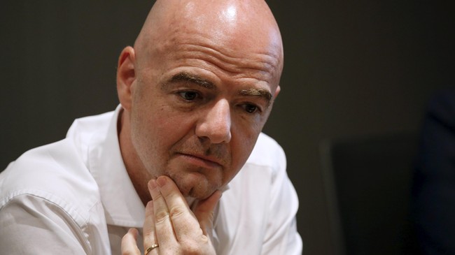 Nama Gianni Infantino baru mencuat setelah Michel Platini tersandung kasus. Hingga saat ini, motif pencalonannya pun masih dipertanyakan.