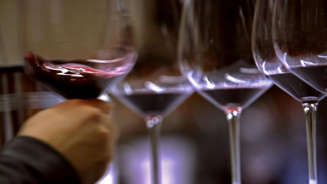 Sebuah produsen wine dari negeri Paman Sam memproduksi wine sintetis yang akan membuat pecinta wine tidak perlu menguras dompet.