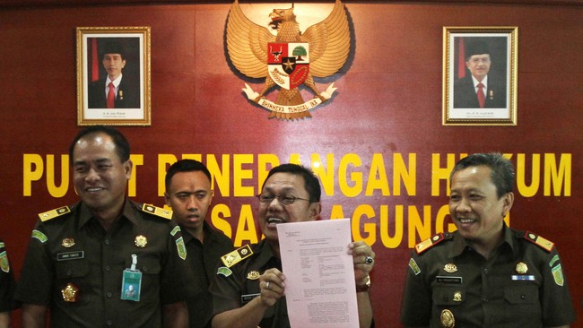 Tidak ada satu pun jaksa baik di tingkat pusat maupun daerah yang mau mengungkapkan waktu pelaksanaan eksekusi mati terpidana kasus narkotika tahap ketiga.