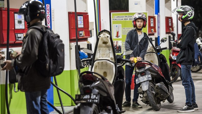 Menteri ESDM Sudirman Said menegaskan pemerintah tidak akan mengubah jangka waktu penetapan harga BBM bersubsidi dan penugasan tiap tiga bulan sekali.