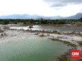 Batu Belimbing Terbengkalai dan Danau Biru Berbahaya