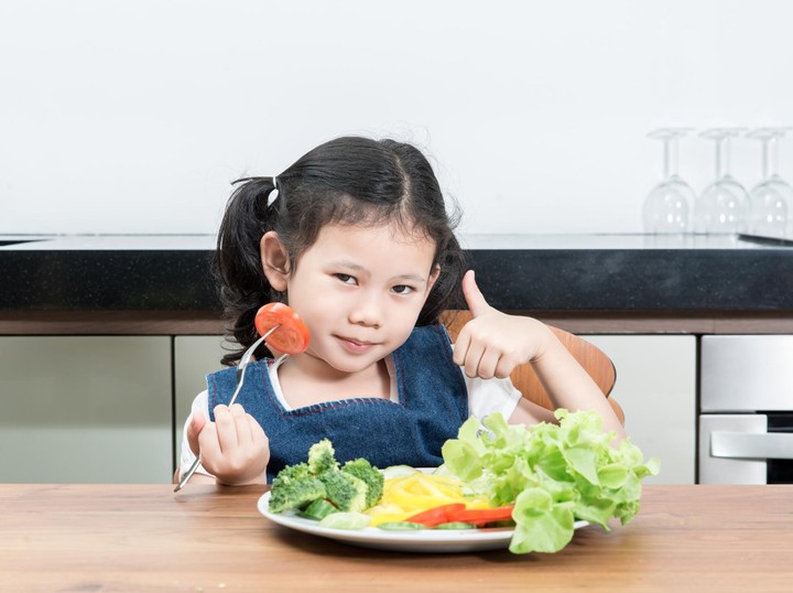 Cara Unik Agar Anak Mau Makan Sayur, Sajikan dengan Karakter Lucu