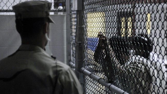 AS mengumumkan transfer 15 tahanan dari Guantanamo, Kuba, ke Uni Emirat Arab, dalam upaya pemindahan narapidana paling banyak selama pemerintahan Obama.