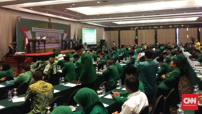 Salah seorang kader PPP kubu Djan Faridz, Masyur Kardi hadir dalam Mukernas meski diakuinya kubu Djan keberatan dengan penyelenggaraan Muktamar.