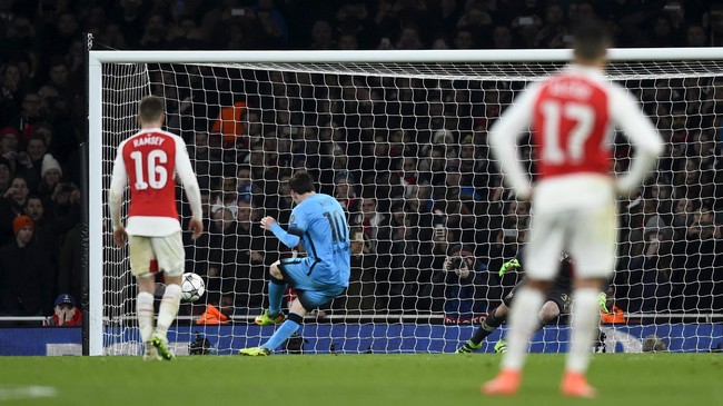 Lionel Messi juga menciptakan gol ke-10.000 Barcelona ketika mencetak dua gol ke gawang Arsenal di Stadion Emirates.