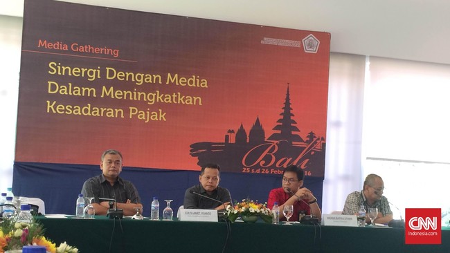 Ditjen Pajak hanya memiliki tenaga pemeriksa 4.500 orang. Jumlah tersebut tidak sebanding dengan jumlah wajib pajak potensial yakni mencapai 20 juta.
