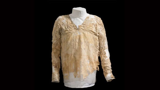 Museum di London memajang gaun tertua yang pernah ditemukan. Gaun ini merupakan gaun dari Mesir yang berusia 5000 tahun.