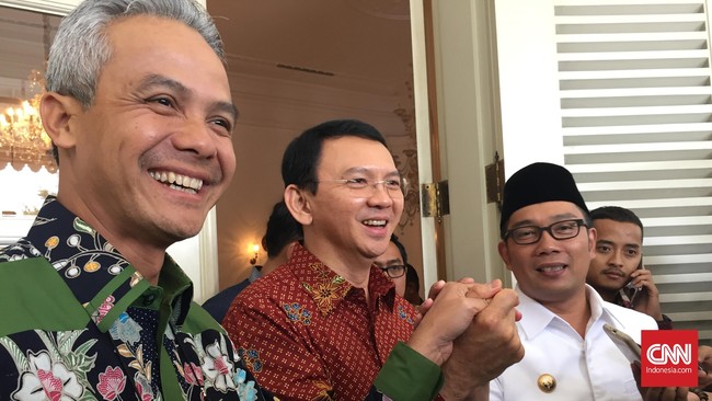 Ganjar mengaku ingin menarik Khofifah Indar Parawansa dan Ridwan Kamil (RK) masuk tim pemenangan Pilpres 2024 bersama Mahfud.