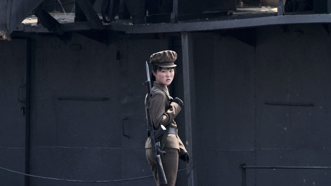Seorang pembelot dari Korea Utara mengklaim prajurit perempuan secara rutin diperkosa oleh tentara pria Korut.