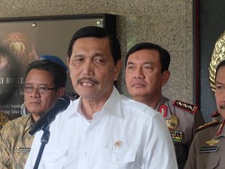 Luhut Buka-bukaan Sebut 49 TKA China di Kendari Legal