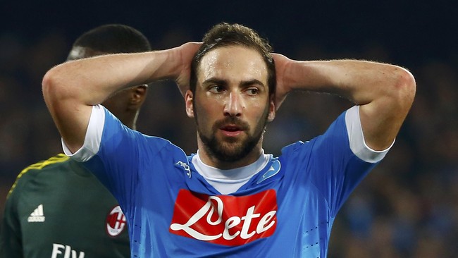 Menurut mantan Direktur Juventus, Luciano Moggi, satu-satunya jalan bagi Si Nyonya Tua untuk membeli Gonzalo Higuan adalah dengan menjual Paul Pogba.