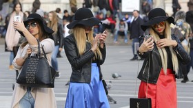 Radiasi Ponsel Tingkatkan Risiko Kanker