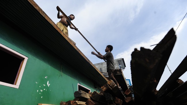 Untuk menghindari penumpukan kendaraan, Dishub menghimbau masyarakat yang tidak memiliki kepentingan di sekitar Kalijodo untuk menghindari kawasan itu.