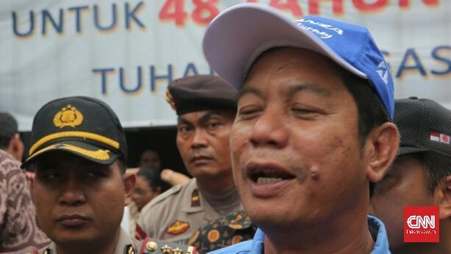 Saat menjadi Wali Kota Jakarta Utara, Rustam Effendi digaji antara Rp70 juta hingga Rp75 juta. Kini ia hanya menjadi staf di Badan Diklat DKI Jakarta.