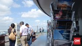 Melihat Kota Singa dari Taman Langit Sands Skypark Observation Desk adalah lokasi di mana pengunjung bisa menikmati pemandangan Singapura dari salah satu gedung tertinggi di Kota Singa tersebut.