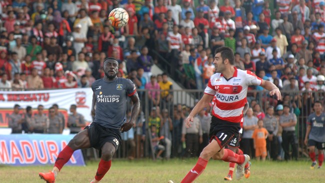 Dirjen Imigrasi menyatakan bahwa setiap pemain asing yang belum memiliki VITAS tak boleh turun di kompetisi seperti Piala Presiden.