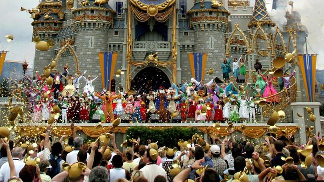 'Disneyland' Boyolali Dijanjikan Lebih Megah dari Versi Asli Gabungan beberapa investor membuat 'Disneyland' Boyolali yang rencananya akan mulai dibangun pada September 2017 dijanjikan lebih megah dari versi aslinya.