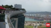 Melihat Kota Singa dari Taman Langit Sands Skypark Observation Desk adalah lokasi di mana pengunjung bisa menikmati pemandangan Singapura dari salah satu gedung tertinggi di Kota Singa tersebut.