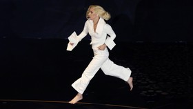 Selebriti Korban Pelecehan Seksual Apresiasi Karya Lady Gaga