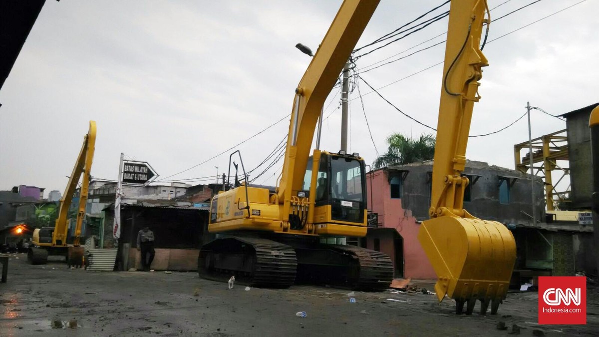 Wajah Kalijodo Saat Dibongkar Alat Berat
