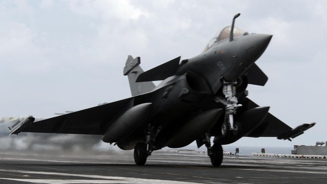 Pemerintah Indonesia lewat Menhan Prabowo dilaporkan tertarik membeli 48 pesawat atau jet tempur Dassault Rafale buatan Prancis.