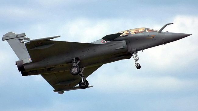 RI Kepincut Kapal Selam dan Jet Tempur Prancis Indonesia tertarik membeli jet tempur Rafale serta kapal selam dan korvet buatan Prancis.
