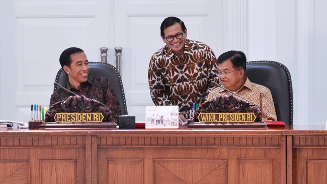 Sejumlah menteri mengklaim tidak pernah bertele-tele saat melaporkan persoalan di depan Presiden Jokowi. Mereka menganggap batasan itu akan berdampak positif.
