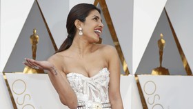 Priyanka Chopra akan Terbitkan Memoar