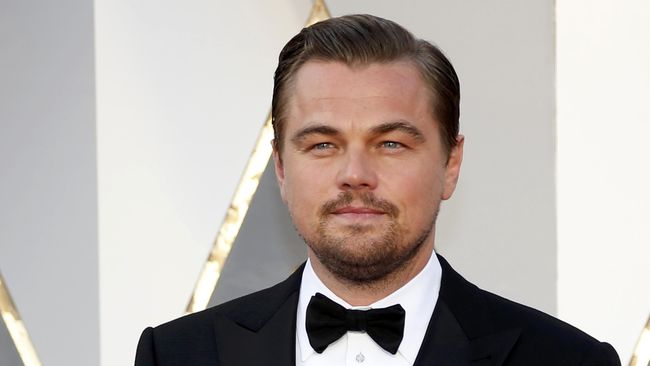 Petisi itu digagas oleh Valerie Janovic, yang merasa Leonardo DiCaprio tak layak memerankan karakter sang penyair sufi Islam asal Persia.