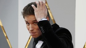 Eddie Redmayne Ditolak Gabung di Pesta Rihanna
