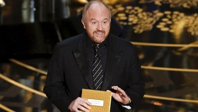 Louis C.K. 'Didepak' dari Hollywood karena Pelecehan Seksual