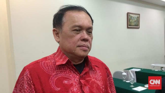 Pemerintah dinilai plin-plan dalam menetapkan aturan TKDN ponsel 4G di Indonesia. Para produsen yang kadung membuat pabrik pun protes.